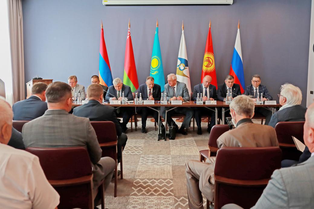 A meeting of the Chairman of the Eurasian Economic Commission Board Mikhail Myasnikovich and EEC Board members (Ministers) with Belarusian business community A meeting of the Chairman of the Eurasian Economic Commission Board Mikhail Myasnikovich and EEC Board members (Ministers) with Belarusian business community
