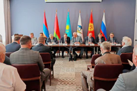 A meeting of the Chairman of the Eurasian Economic Commission Board Mikhail Myasnikovich and EEC Board members (Ministers) with Belarusian business community