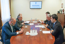 Chairman Mikhael Miatlikov meets with Deputy Chairman of the Chamber of Commerce and Industry of Uzbekistan Zhamshed Urakov