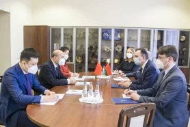 Belcci chairman Vladimir Ulakhovich meets ambassador extraordinary and plenipotentiary of China to Belarus Xie Xiaoyong