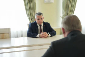 Chairman of the Belarusian Chamber of Commerce and Industry Mikhael Miatlikov meets with Chairman of the Gomel Regional Executive Committee Ivan Krupko