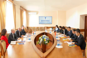 Meeting with senior executives of Heilongjiang Province business associations, PRC