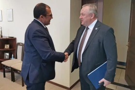 Chairman Mikhael Miatlikov meets with the Director General of the AIM Congress Walid A. Farghal