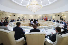 BelCCI Chairman Vladimir Ulakhovich takes part in the plenary session of the 8th Forum of Regions of Belarus and Russia