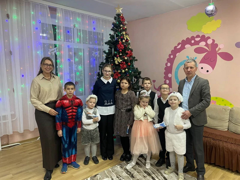 Волшебство под Новый год: Гомельское отделение БелТПП подарила детям праздник и заботу